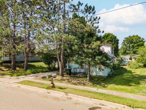 1113 N River Ave, Iron River, MI, 49935-1121 | Card Image