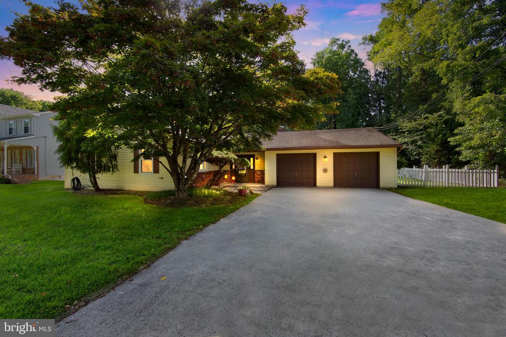 Carol Dr, Clementon, NJ 08021