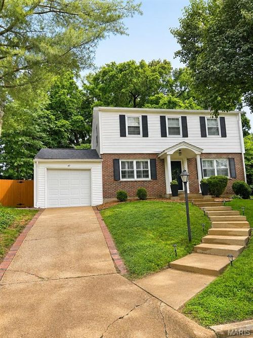47 E Glenwood Ln, Kirkwood, MO, 63122-5139 | Card Image