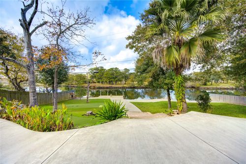 303 Old Bayou Dr, Dickinson, TX, 77539-6541 | Card Image