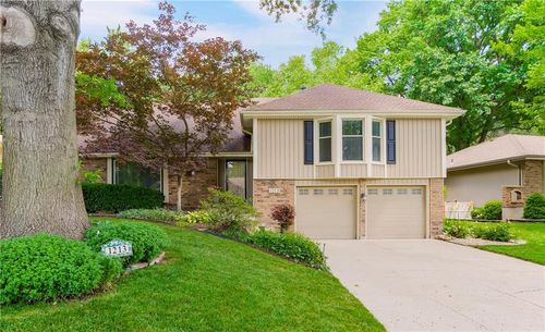 1213 Sw Arawak St, Blue Springs, MO, 64015-5417 | Card Image