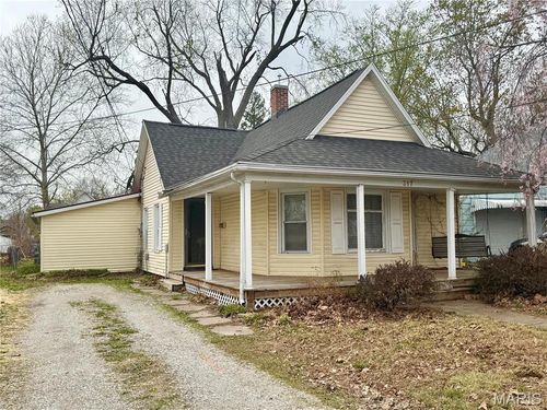 317 N Walnut St, Litchfield, IL, 62056-1672 | Card Image