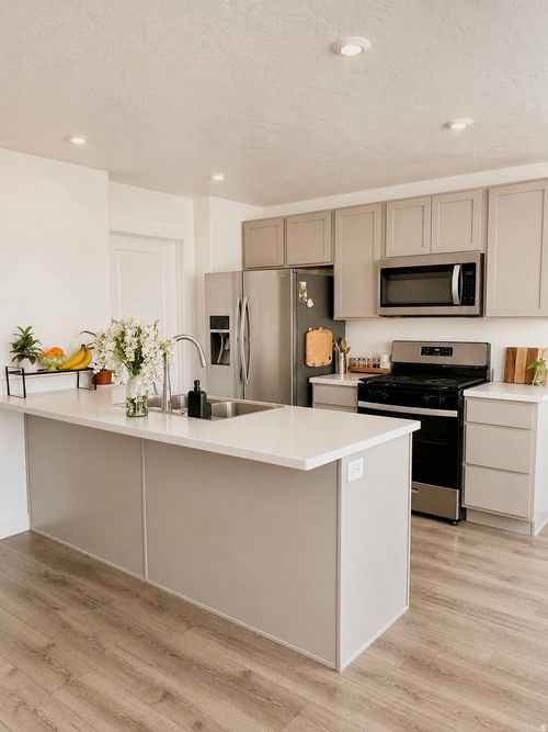 305 E Serenity Ave, Tooele, UT, 84074-3626 | Card Image