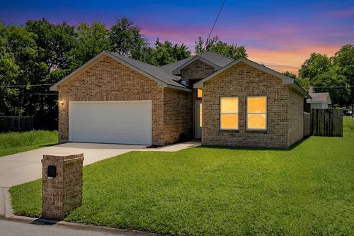 1421 Jones St, Greenville, TX, 75401-4800 | Card Image