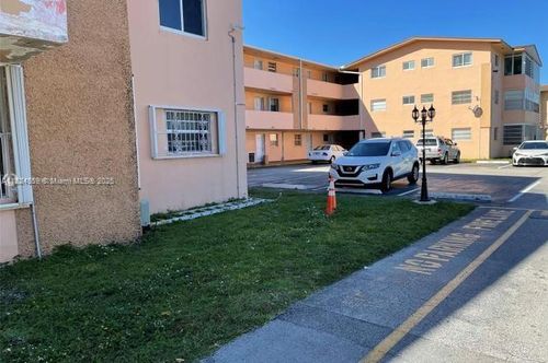 apt-215-120 Royal Palm Rd, Hialeah Gardens, FL, 33016-4612 | Card Image