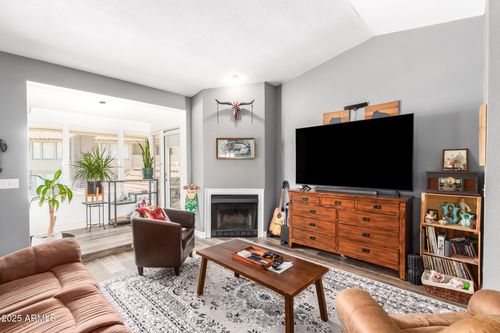 214-1820 E Morten Ave, Phoenix, AZ, 85020-4646 | Card Image