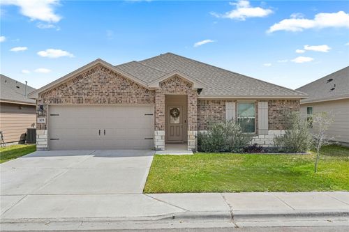 103 Donegal St, Sinton, TX, 78387-1401 | Card Image