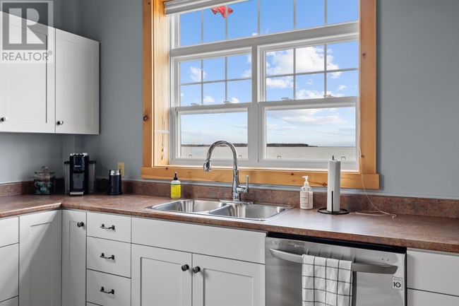 360 Water St, House other with 2 bedrooms, 5 bathrooms and null parking in Summerside PE | Image 9