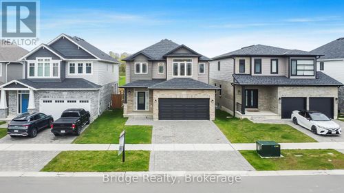 32 Sw Sutherland Crescent Sw, Ingersoll (Ingersoll - South), ON, N5C0E3 | Card Image