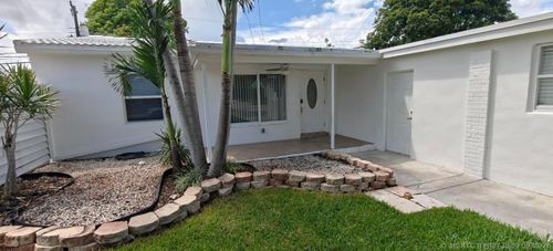 5649 Ne 5th Ter, Oakland Park, FL, 33334-1735 | Card Image
