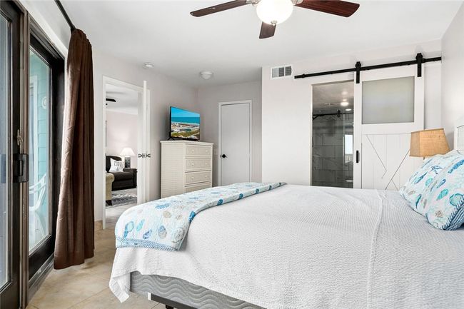 APT-122 - 5973 State Highway 361, Condo with 3 bedrooms, 2 bathrooms and 1 parking in Port Aransas TX | Image 14