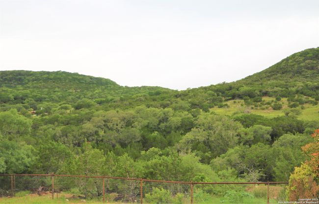 1167 Pipe Springs Dr, House other with 4 bedrooms, 4 bathrooms and null parking in Lakehills TX | Image 39