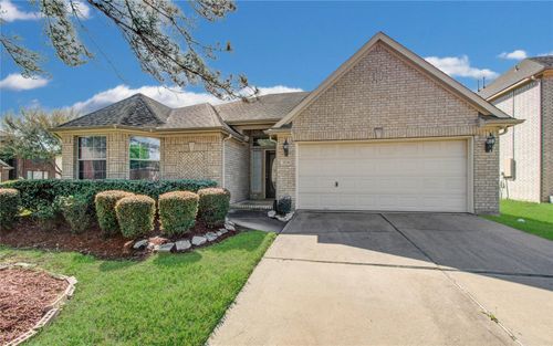 226 Elana Ln, Stafford, TX, 77477-4628 | Card Image