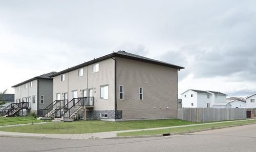 347 17 St E, Brooks, AB, T1R1R3 | Card Image
