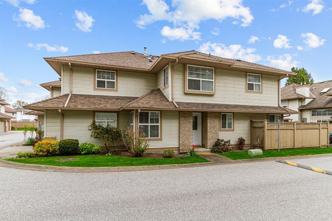 10 - 12165 75 Avenue, Townhouse with 3 bedrooms, 2 bathrooms and 3 parking in Surrey BC | Image 3