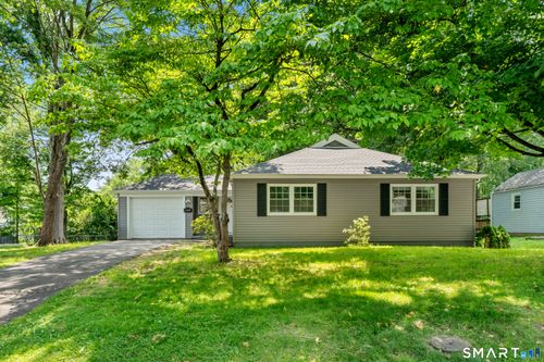 137 Brewster Rd, West Hartford, CT, 06117-2102 | Card Image