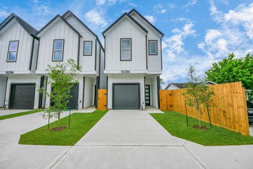 c-5029 Broom St, Houston, TX, 77091-5111 | Card Image
