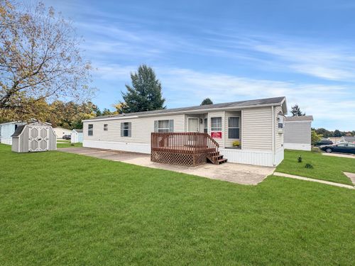 7356 Old Hickory Dr Ne, Belmont, MI, 49306-9422 | Card Image