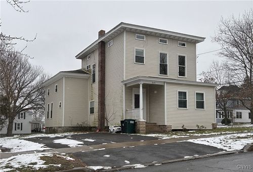 331 W 5th St, Oswego, NY, 13126-3923 | Card Image