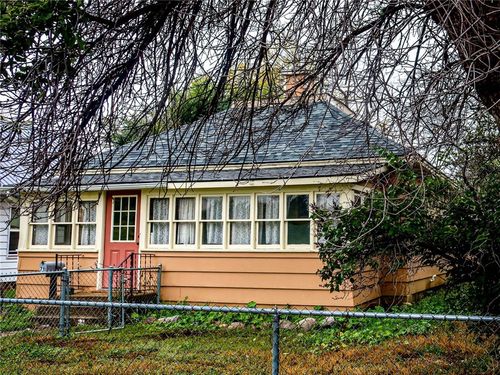 711 1st Street W, Roundup, MT, 59072 | Card Image