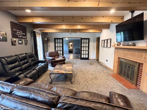 1321 W 13th St S, Newton, IA, 50208-4371 | Card Image