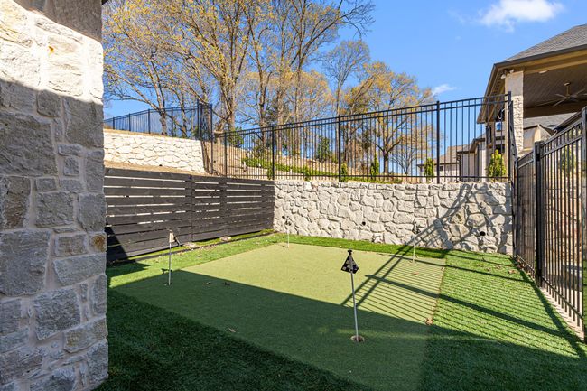 View of yard with fence | Image 37