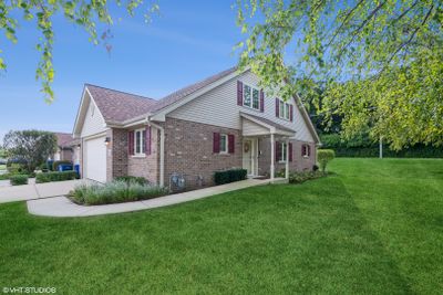 9400 - 9400 Saratoga Court, Townhouse with 2 bedrooms, 2 bathrooms and 2 parking in Hickory Hills IL | Image 1