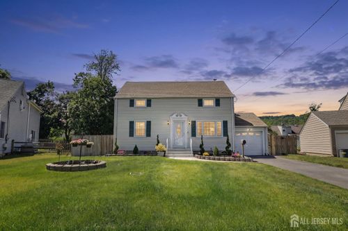 37 Glen Ct, North Plainfield, NJ, 07063-1718 | Card Image