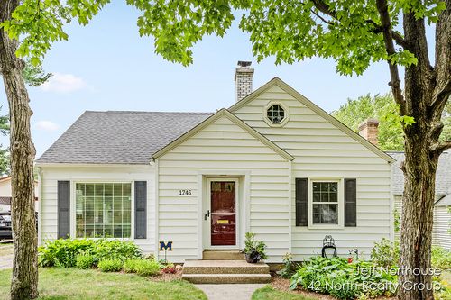 1745 Margaret Ave, Grand Rapids, MI, 49507-2231 | Card Image