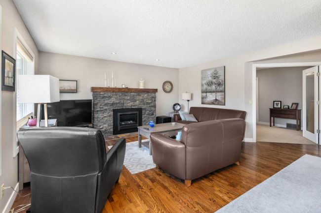 1251 Deer River Circle Se, Home with 4 bedrooms, 3 bathrooms and 2 parking in Calgary AB | Image 14