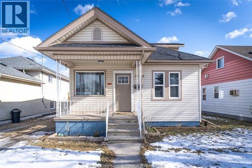 2546 Lloyd George Blvd, Windsor, ON, N8T2T4 | Card Image