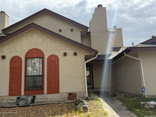 5802 Royal Bnd, San Antonio, TX, 78239-1401 | Card Image