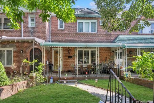 5037 64th Street, New York, NY, 11377 | Card Image