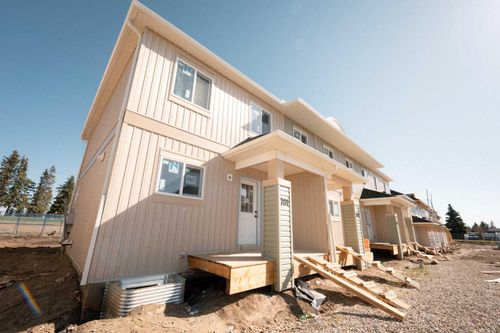 702-700 Clover Road, Carstairs, AB, T0M0N0 | Card Image