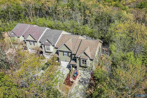 218 Treetop Dr Ne, Huntsville, AL, 35801-1988 | Card Image