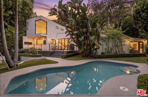 8516 Franklin Ave, Los Angeles, CA, 90069-1502 | Card Image