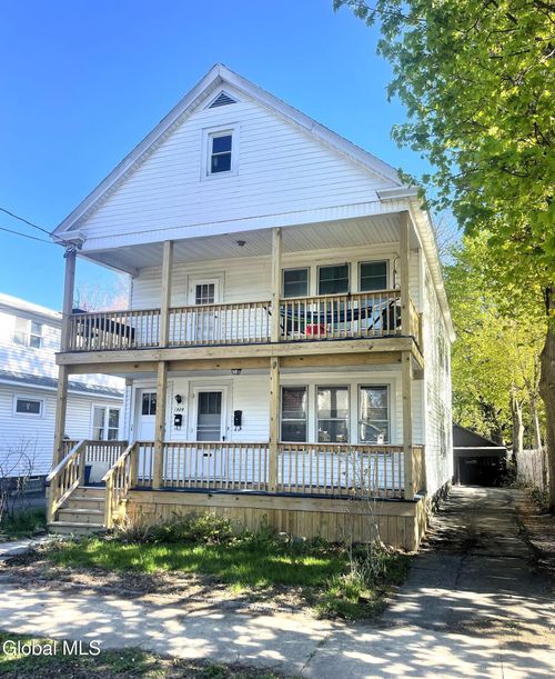 1928 Broad St, Schenectady, NY, 12306-4836 | Card Image