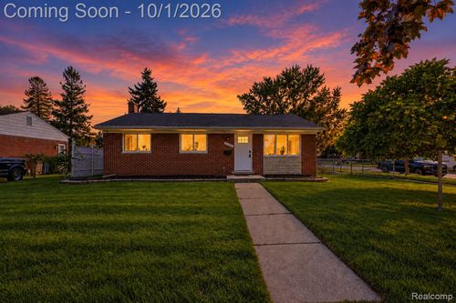 40518 Pickett Ridge Rd, Sterling Heights, MI, 48313-3958 | Card Image