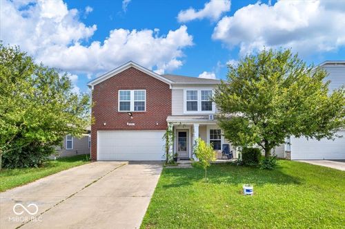 951 Curlew Ln, Greenwood, IN, 46143-7307 | Card Image