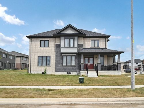 38 Stanley Ave, Caledonia, ON, N3W0J8 | Card Image