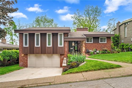 2453 Mount Royal Rd, Pittsburgh, PA, 15217-2541 | Card Image