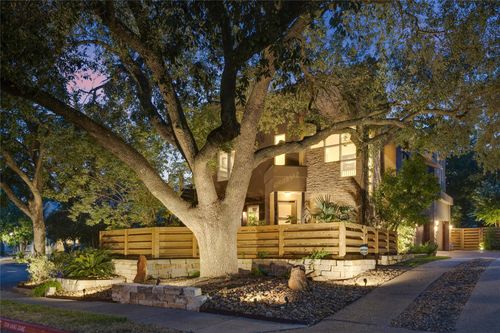 a-2504 Kinney Rd, Austin, TX, 78704-4920 | Card Image