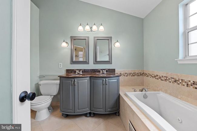 6804 Signature Cir, Townhouse with 3 bedrooms, 4 bathrooms and null parking in ALEXANDRIA VA | Image 16