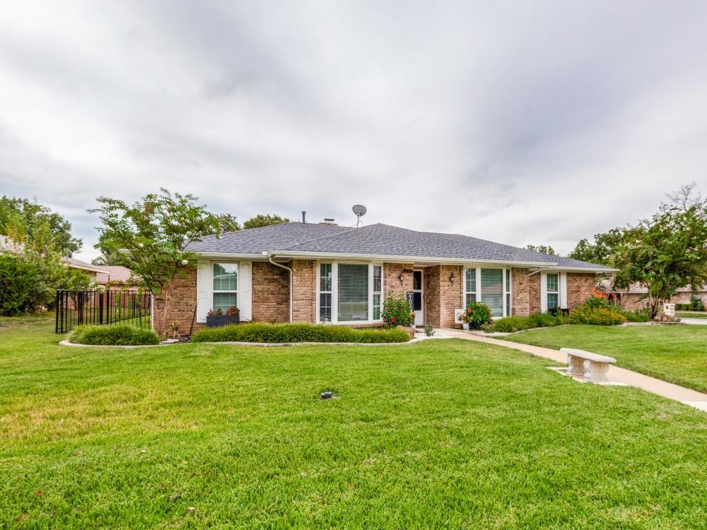 Rosewood Dr, Desoto, TX 75115