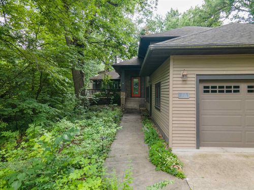 2125 Greenwood Ave, Cedar Falls, IA, 50613-4515 | Card Image