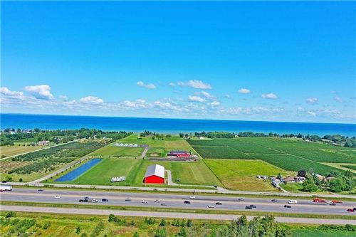 4581 N Service Rd, Lincoln, ON, L0R | Card Image