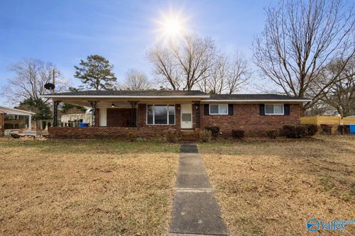 804 Hodges St Nw, Hartselle, AL, 35640-2210 | Card Image