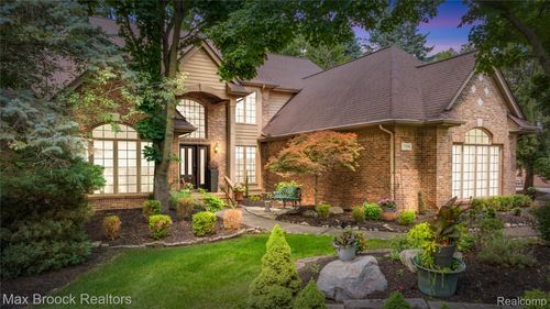7398 Autumn Hill Dr, West Bloomfield, MI, 48323-3905 | Card Image