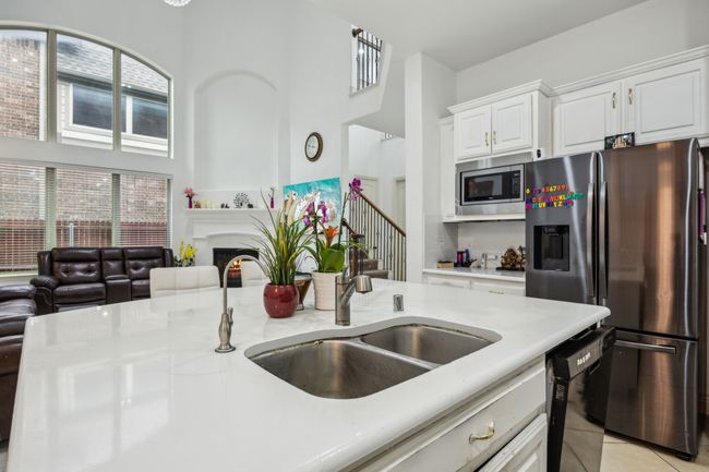 5005 Dominion Blvd, House other with 4 bedrooms, 3 bathrooms and null parking in Irving TX | Image 8