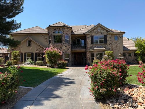 340 Le Grande Cir, Santa Clara, UT, 84765-5631 | Card Image